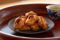 賛否両論の極端な堅さが魅力、米菓「大鬼しみるげんこつ」がECでの購入環境を拡充