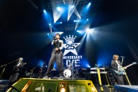 TETSUYAがソロデビュー25周年記念ライヴをZepp Shinjukuで開催