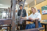 800年の歴史を継承へ、白山市で牛首紬の体験会を開催