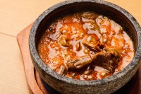 北海道の食材を炭火で堪能する「北海道炉端アカオニ」が札幌すすきのにオープン