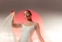 赤色LEDと温熱でケアするインティメートヘルスケア美容デバイス「LELO MONA(TM) Spectra」