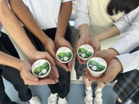 米沢鶴城高校とSUMINOが開発した炭ジェラート「炭の雪」が9月26日に登場
