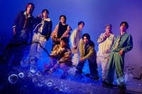 アーティスト集団XAOSXのファーストライブに迫るドキュメンタリーを放送