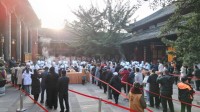 Chengdu Wenshu Monastery gives out free Laba porridge