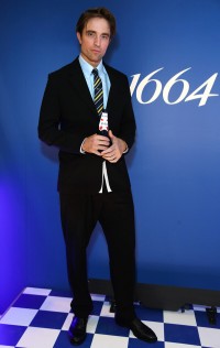 ROBERT PATTINSON HEADLINES 1664'S "UNQUESTIONABLY GOOD TASTE" LONDON LAUNCH