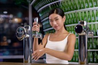 最もなめらかなビールが最もなめらかなスキン・クリームを生み出す？Heineken® SilverがHeineken® Smootheriserで分野の境界線を曖昧にする