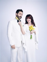 Nick OffermanとMegan MullallyがVivid Sydneyにぶっつけ本番と本音の混沌のパフォーマンスをもたらす