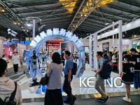 KEENON、WAICにて二足歩行型ヒューマノイド・サービスロボットを世界初公開