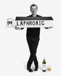 LAPHROAIG®シングルモルト・スコッチ・ウイスキーとウィレム・デフォーが大胆な思いを込めてタッグを組む