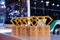 Yutong、Busworld Europe 2025でEV Long-Life Techを発表、7つの主要賞を受賞