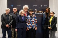 BRIAN MAY氏とSTARMUS、スティーブン・ホーキング・サイエンス・メダルの10周年を記念し「ジェーン・グドール・アース・メダル」を創設