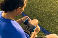 Therabody、初の体温調節パフォーマンスデバイス「CryoTherm™ Palm」を発表し、科学的裏付けのある手のひら冷却でスポーツの大舞台における暑さ対策をサポート