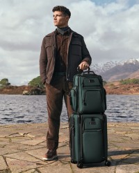 TUMI Lando Norrisの新たな高みへの挑戦を描くキャンペーンとともにFall/Winter 2026コレクションを発表