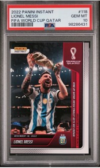 アルゼンチンの2022年チャンピオンシップ優勝記念トロフィーのレプリカとMESSIのトレーディングカードがオークションに出品