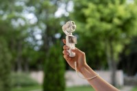 DJI Osmo Pocket 4Pに新色パールホワイトが登場。世界中の映像クリエイターに、洗練されたスタイルを