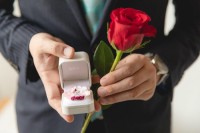 「プロポーズなし」婚は離婚しやすい!? プロポーズの思い出が幸せな結婚生活の支えに