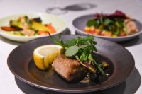 全面改修の八芳園に“全ゲスト利用可”石窯ピザ自慢の新レストランがオープン！ 「ALL DAY DINING FUDO」体験レポ