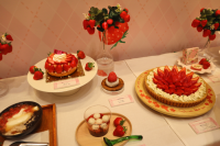 東京スカイツリータウンで、いちご詰め放題・早食い大会を体験！ 今年で7回目の「いちごフェア」をレポート