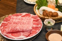 和牛霜降肉付きしゃぶしゃぶコースを3,900円で！ 木曽路の60周年記念コースをスタート前に体験