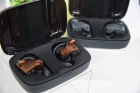 市場成長中のオープンイヤー型集音器市場にユーキャンが新モデル投入！ スマホいらずの「テルマホン」で“自然な聞こえ”をサポート