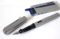 LAMY safari ラミー サファリ 万年筆　インクカートリッジ T10 は地元イオンで売ってた　洗う 乾かす 新インク差し込む ちょっと待つ…という手作業のしあわせ時間♪