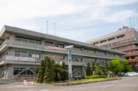 トイレで『男子小学生盗撮』　中学校非常勤職員の大学生(22)逮捕　大学生は「高学年の男の子を撮影した」