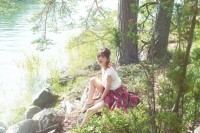 長濱ねる『セカンド写真集』　先行カット第2弾解禁！！　長濱「綺麗な水辺にて美しい写真を撮っていただきました！」