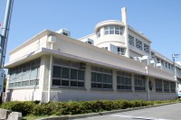 路上で小学生に『下半身見せつけ』　市立高校教師(26)逮捕＆停職処分　教師は「ストレス発散のためにやった…」