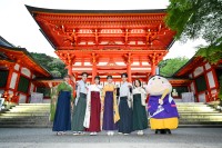 當真あみ、上白石萌音、原菜乃華、齋藤潤、山時聡真、嵐莉菜　『ちはやふる－めぐり－』　「かるたの聖地」でヒット祈願！！