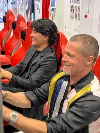 ブラッド・ピット×森本慎太郎(SixTONES)　 映画『F1®／エフワン』　ゲーセンで「仲良くなりたい！」特別映像公開！！