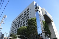 駅で女子中学生に『わいせつ行為』　市職員(31)懲戒免職　女性宅に「下着撮影目的」で不法侵入も…