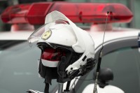 女性のスカート内に『小型カメラ挿入』　市立小学校教諭(27)現行犯逮捕　犯行後に逃走するも「盗撮などは絶対にしていない」