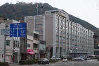 制限速度『52キロオーバー』で高速道走行　【暴走】女性教諭(26)懲戒処分　警察が「教諭を検挙」