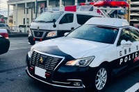 【女性3人】の『スカート内盗撮』　市立小学校教諭(27)逮捕　「通行人を暴行」して逃走も…