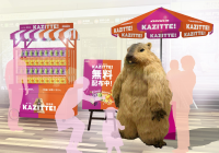 試作100超え2年開発！ロッテ渾身の新グミに巨大キャラが都内出没