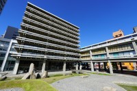 車内で『女性の顔』などを叩く暴行　市立中学校教諭(29)逮捕＆減給処分　女性は【顔面打撲】のけが