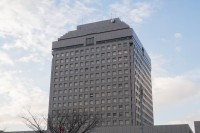 『女性のスカート内盗撮』被害女性に捕まる　県立学校教諭(44)懲戒免職　教諭は「どんな下着を着けているのか…」