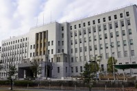 『裸盗撮＆児童ポルノ100本以上所持』、自宅で覚醒剤注射、生徒のTシャツ窃盗など…　大阪府が【6人の教諭】を処分