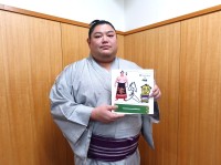 阿炎関はファミチキ好き！人気力士オフショット公開＆1万P当たる激アツキャンペーンが話題