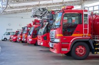 女性消防士(21)検挙　『酒気帯び運転＆当て逃げ』　一緒に【飲酒・同乗】した男性消防士(24)も…