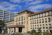 校内で『女子生徒を複数回・抱きしめキス』、「柿や現金盗む」など…　【4人の教職員】懲戒処分