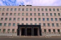 『女子生徒＆女性6人』スカート内盗撮、【児童の作品破る・ストーブ蹴飛ばす・同僚教師を暴行】など…　3人の教諭を懲戒処分