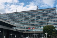 生徒を『自宅に連れ込み』わいせつ行為、部下の職員に【いきなりキス】　「男性教頭と教諭」懲戒処分