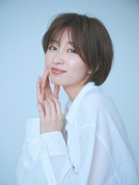 ヒロイン役は【岡崎紗絵】　日テレ系新土曜ドラマ『告白－25年目の秘密－』　岡崎「(主演の松村北斗について) 真っ直ぐに誠実な印象です」