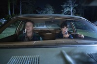 アン・ハサウェイ×ユアン・マクレガー 【本日より公開】映画『オークストリートの異変』　「本編映像＆新場面写真5点」公開！！