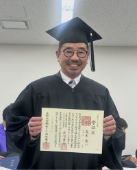 70歳で大学院へ、「学び直し」に年齢は関係あるか　破産や介護を経験した男性がたどった再起の道