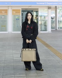 MINA(TWICE) ミラノへ出発！　【FENDI】　「最新コレクション」を纏い…