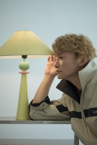 香取慎吾 登場！　本日発売『週刊文春WOMAN』　【ルッキズムと30年のキャリアを語る…】