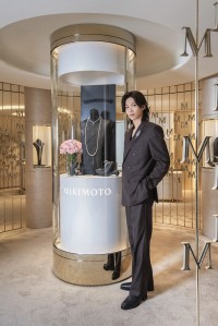 神宮寺勇太(Number_i) 香港初来訪！　『MIKIMOTO』ランドマーク香港オープン！！　神宮寺「またMIKIMOTOの海外イベントに参加できて誇りに思います！」