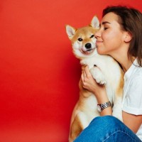 犬に『依存しすぎてしまう人』の特徴5選　愛犬にハマりすぎている飼い主がしがちな行動とは？